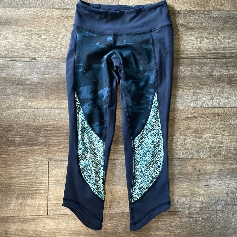 Lululemon Blue Wunder Under Cropped Sashiko Leggings